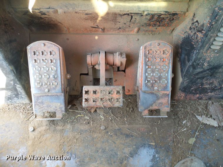 image for item DC2858 1998 Caterpillar 953C  track loader