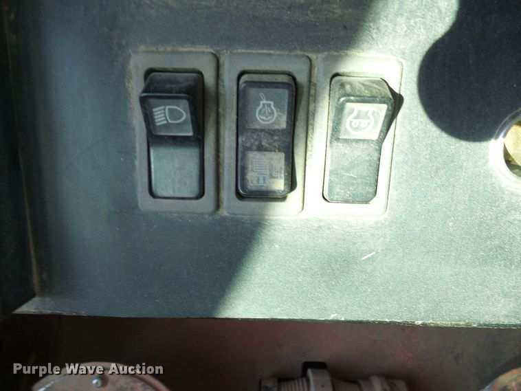 image for item DC2858 1998 Caterpillar 953C  track loader