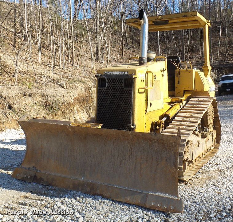 image for item DC2859 1986 Caterpillar D4H  dozer