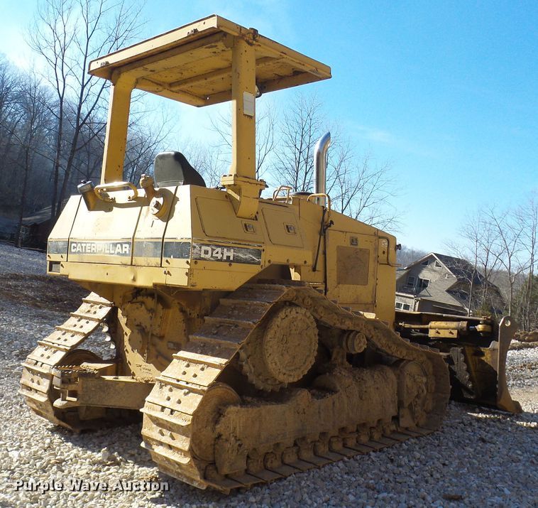 image for item DC2859 1986 Caterpillar D4H  dozer