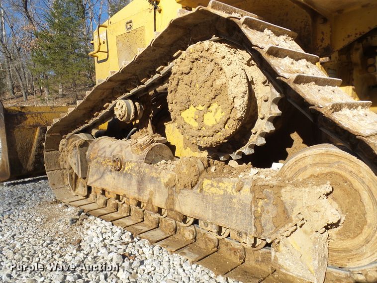 image for item DC2859 1986 Caterpillar D4H  dozer