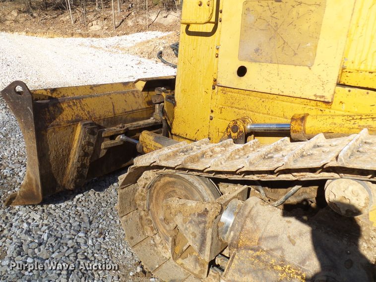 image for item DC2859 1986 Caterpillar D4H  dozer