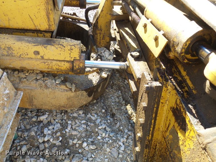 image for item DC2859 1986 Caterpillar D4H  dozer