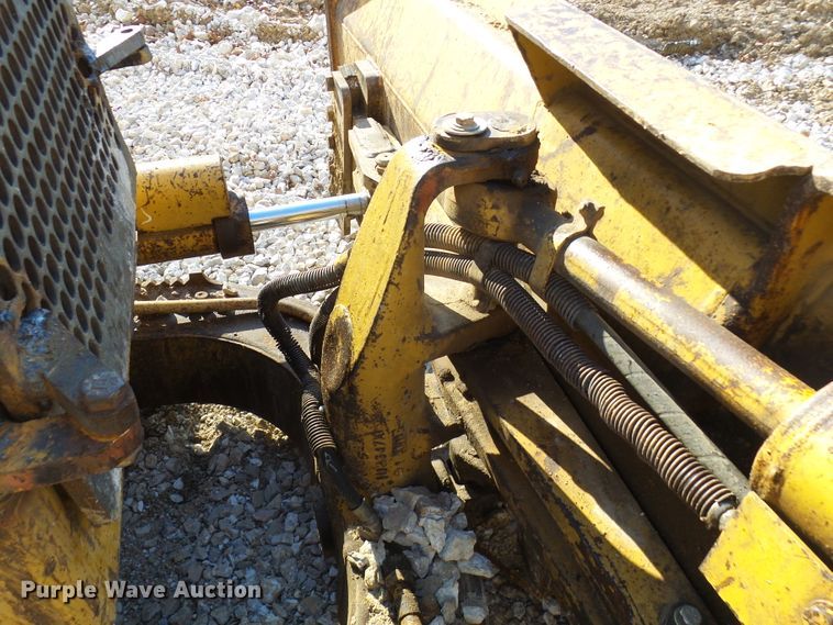 image for item DC2859 1986 Caterpillar D4H  dozer