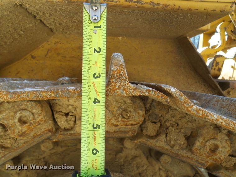 image for item DC2859 1986 Caterpillar D4H  dozer