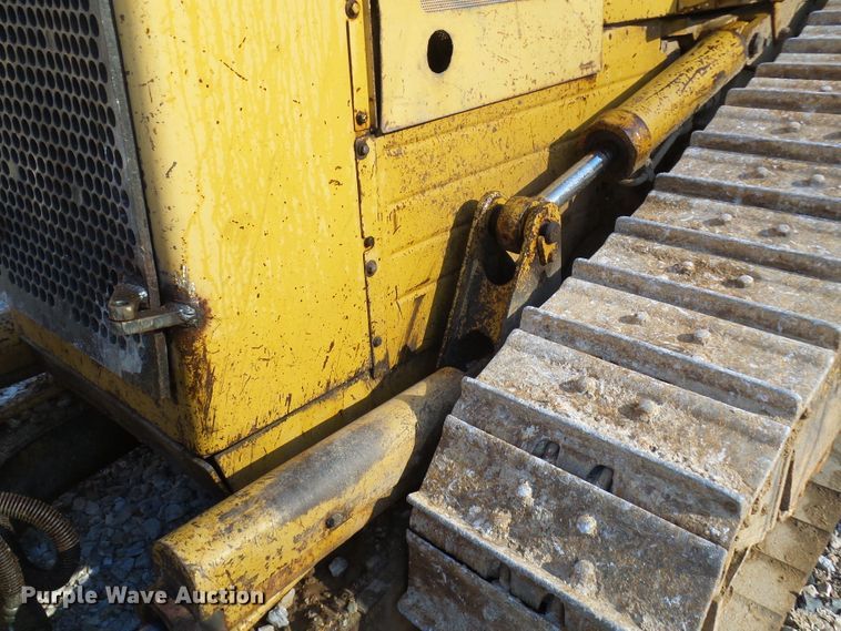image for item DC2859 1986 Caterpillar D4H  dozer