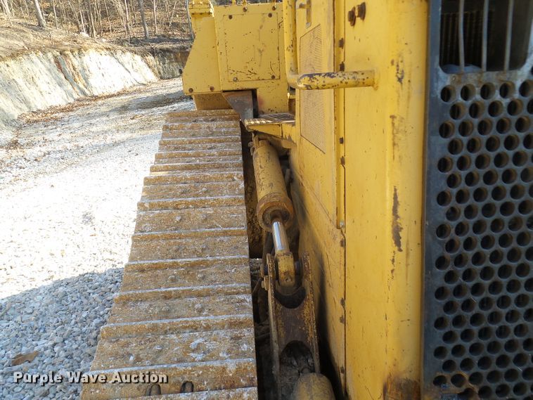 image for item DC2859 1986 Caterpillar D4H  dozer