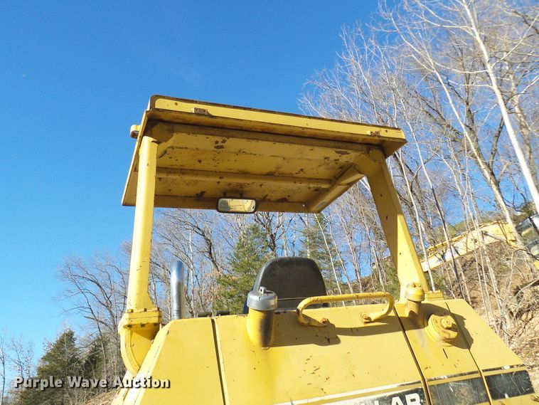 image for item DC2859 1986 Caterpillar D4H  dozer