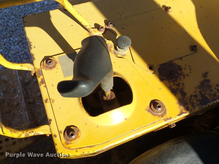 image for item DC2859 1986 Caterpillar D4H  dozer