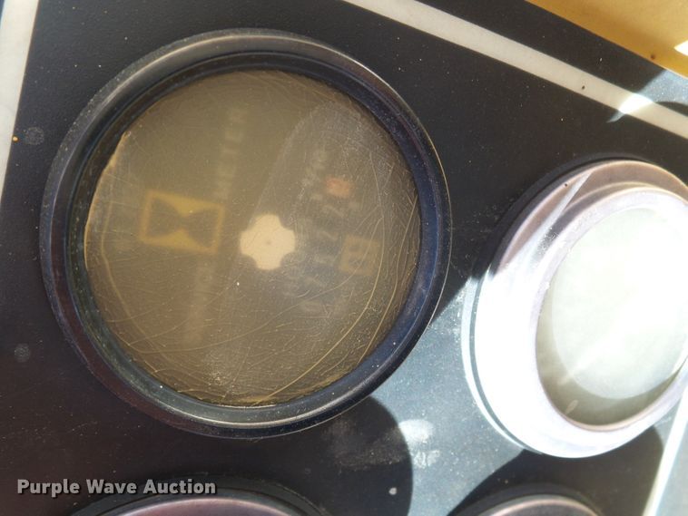 image for item DC2859 1986 Caterpillar D4H  dozer