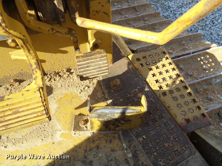 image for item DC2859 1986 Caterpillar D4H  dozer
