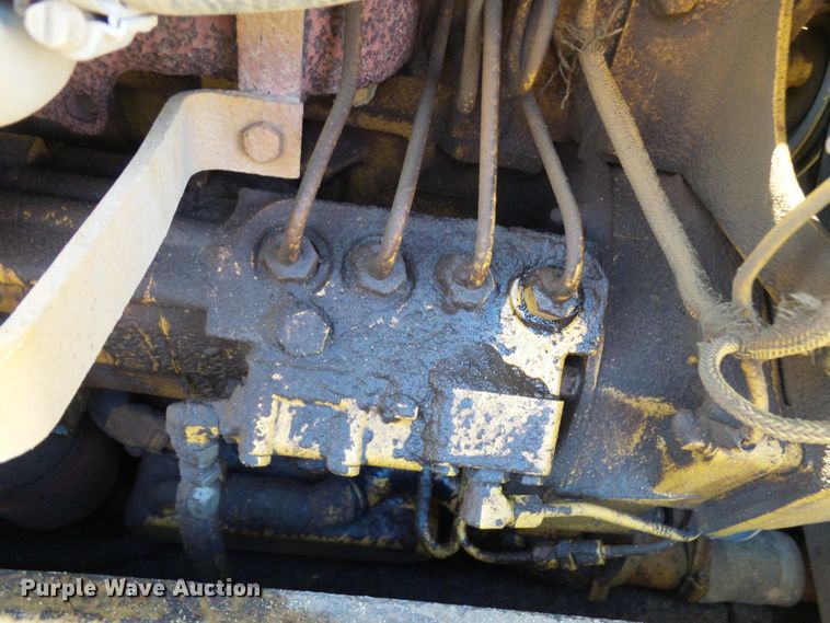 image for item DC2859 1986 Caterpillar D4H  dozer