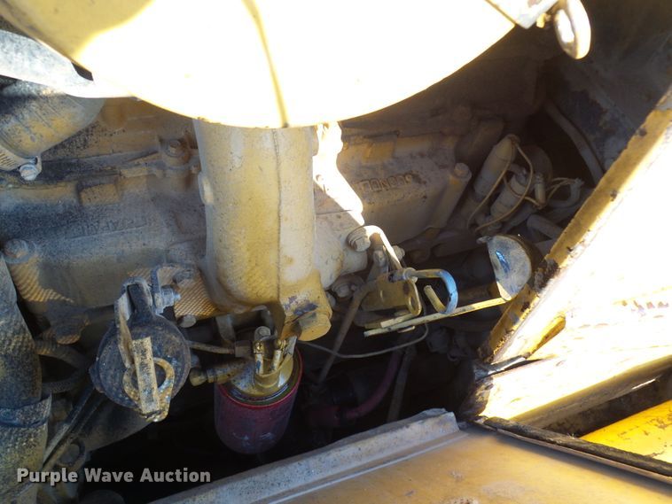 image for item DC2859 1986 Caterpillar D4H  dozer