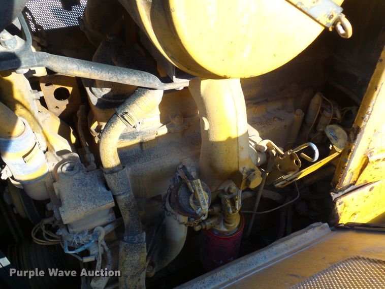 image for item DC2859 1986 Caterpillar D4H  dozer