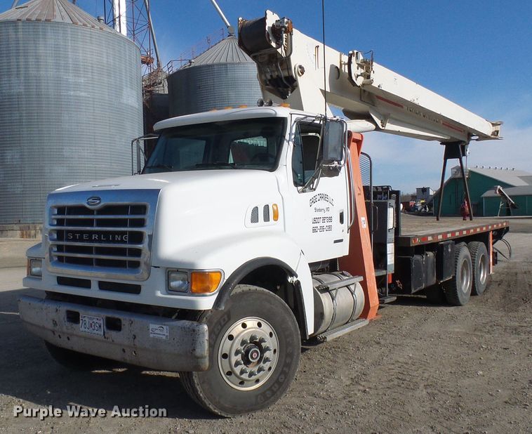 image for item DC2871 2003 Sterling L9500  crane truck