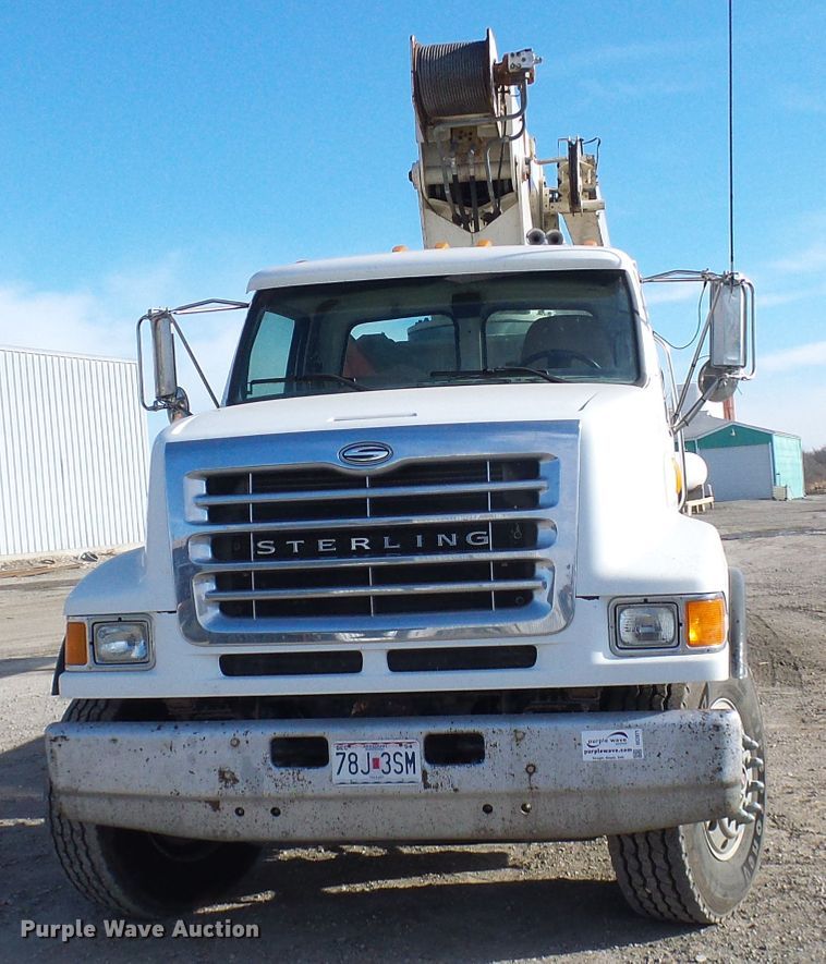 image for item DC2871 2003 Sterling L9500  crane truck