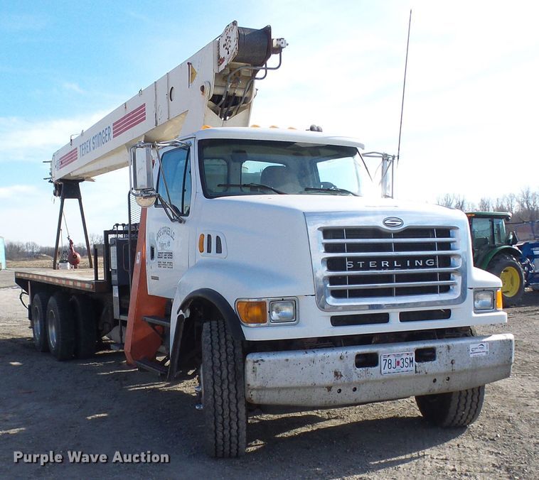 image for item DC2871 2003 Sterling L9500  crane truck