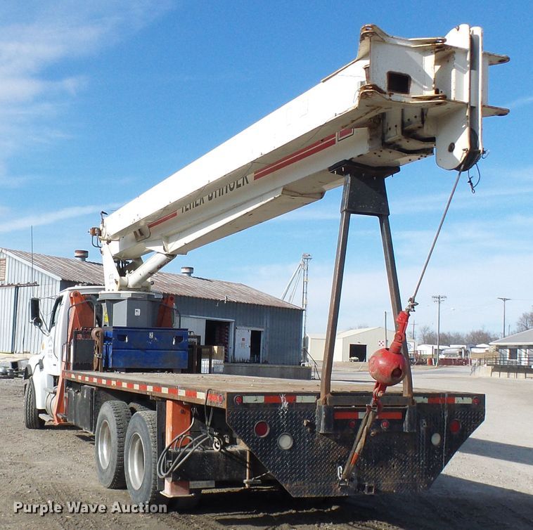 image for item DC2871 2003 Sterling L9500  crane truck