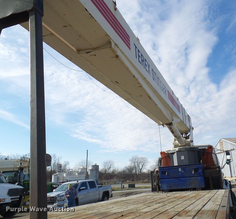 image for item DC2871 2003 Sterling L9500  crane truck