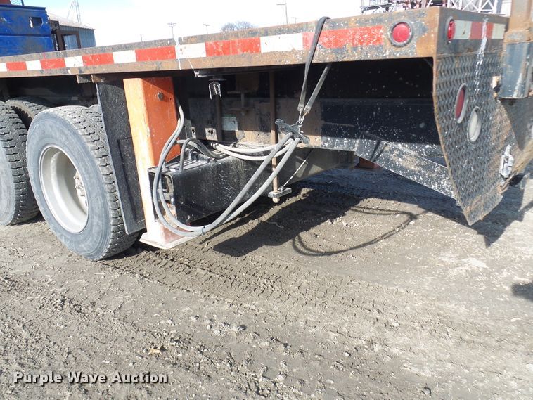 image for item DC2871 2003 Sterling L9500  crane truck