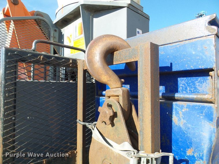 image for item DC2871 2003 Sterling L9500  crane truck