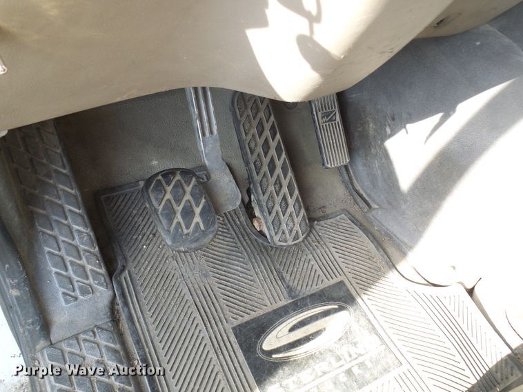 image for item DC2871 2003 Sterling L9500  crane truck