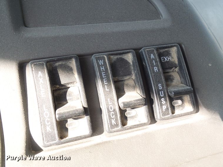 image for item DC2871 2003 Sterling L9500  crane truck