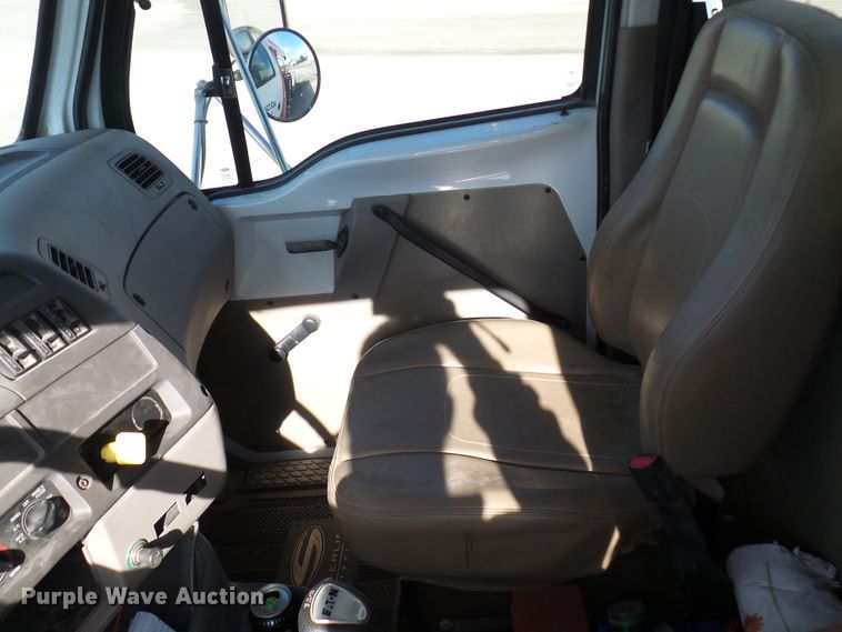 image for item DC2871 2003 Sterling L9500  crane truck