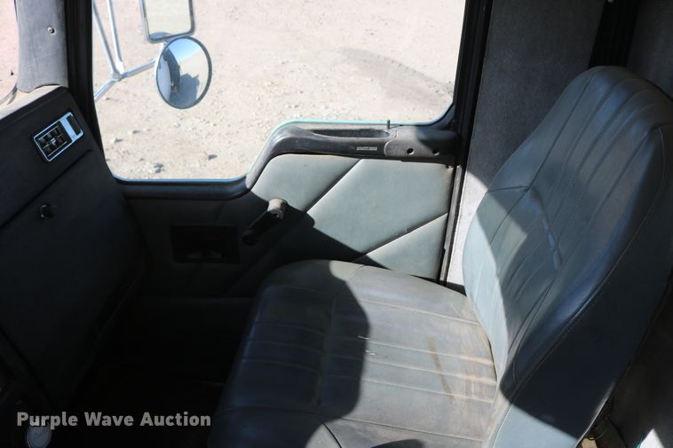 image for item DD6100 1996 Kenworth  dump truck