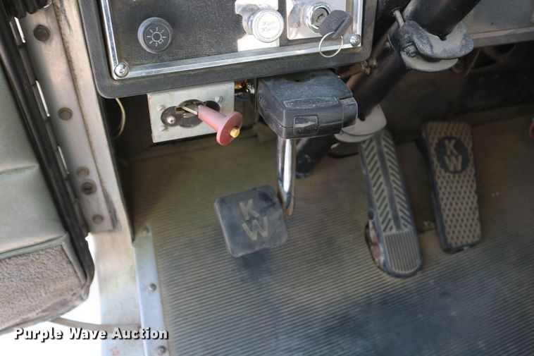 image for item DD6100 1996 Kenworth  dump truck