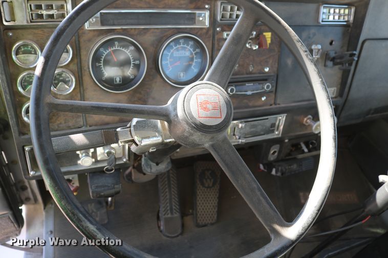 image for item DD6100 1996 Kenworth  dump truck