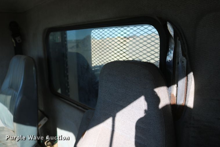 image for item DD6100 1996 Kenworth  dump truck