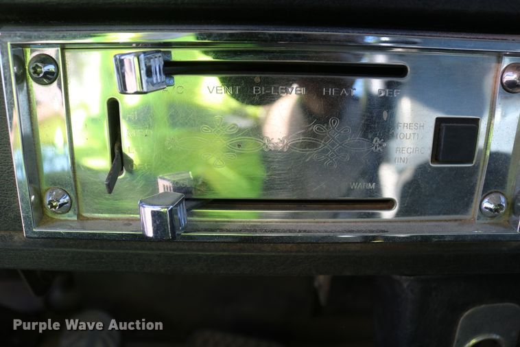image for item DD6100 1996 Kenworth  dump truck