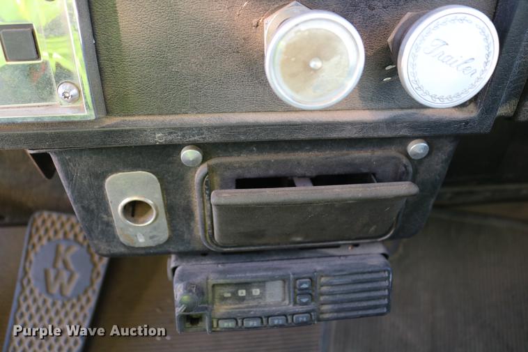 image for item DD6100 1996 Kenworth  dump truck