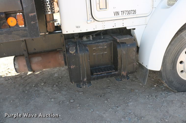 image for item DD6100 1996 Kenworth  dump truck