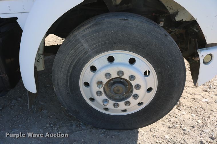 image for item DD6100 1996 Kenworth  dump truck