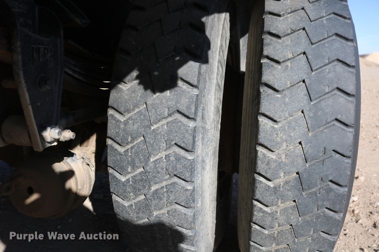 image for item DD6100 1996 Kenworth  dump truck