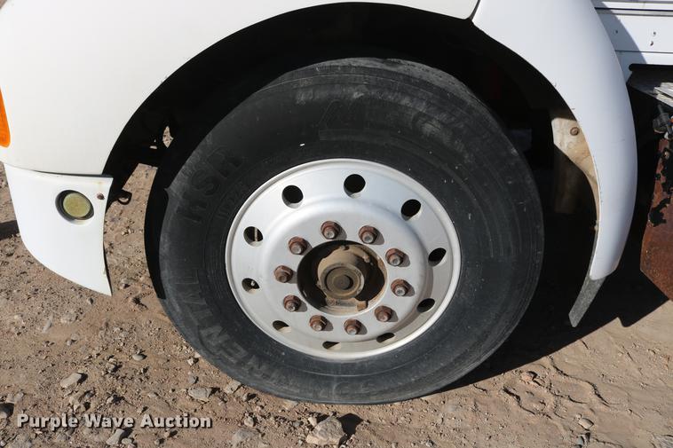 image for item DD6100 1996 Kenworth  dump truck
