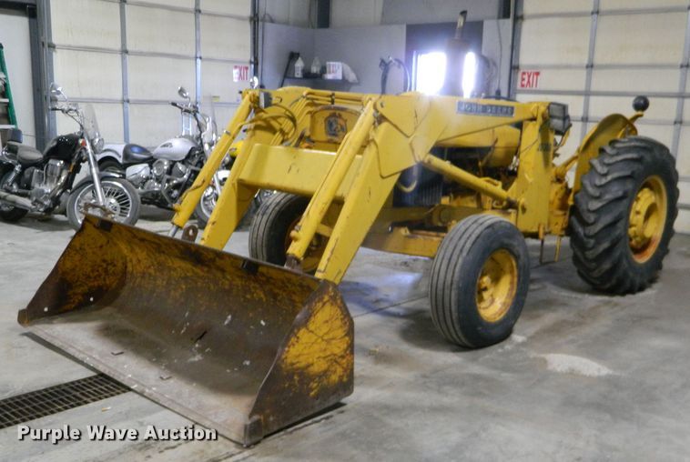 image for item DE4552 John Deere 300  tractor