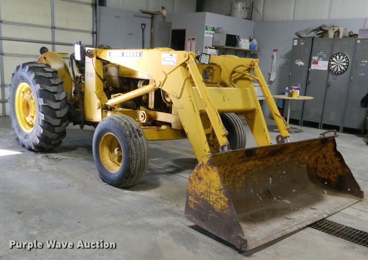 image for item DE4552 John Deere 300  tractor