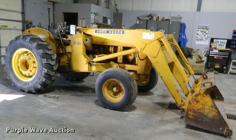 image for item DE4552 John Deere 300  tractor