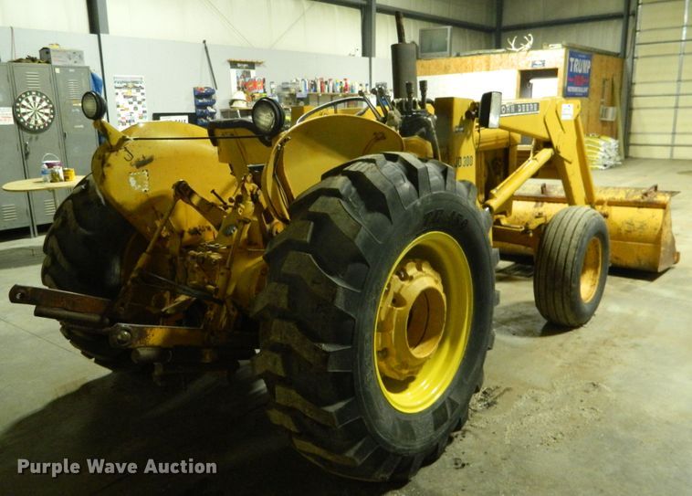 image for item DE4552 John Deere 300  tractor