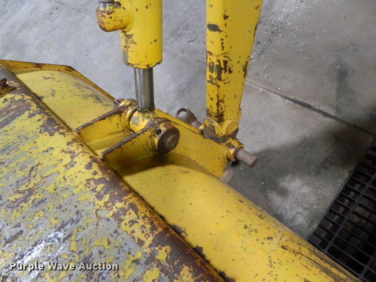 image for item DE4552 John Deere 300  tractor