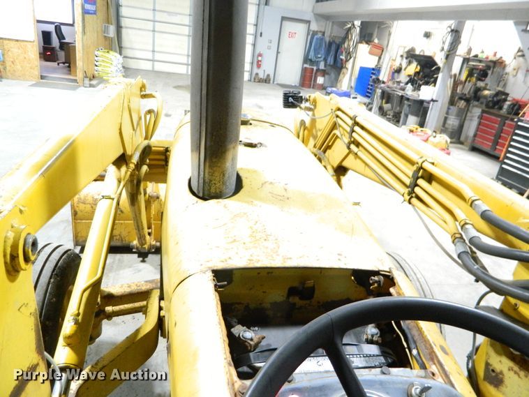 image for item DE4552 John Deere 300  tractor