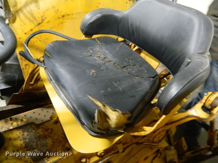 image for item DE4552 John Deere 300  tractor