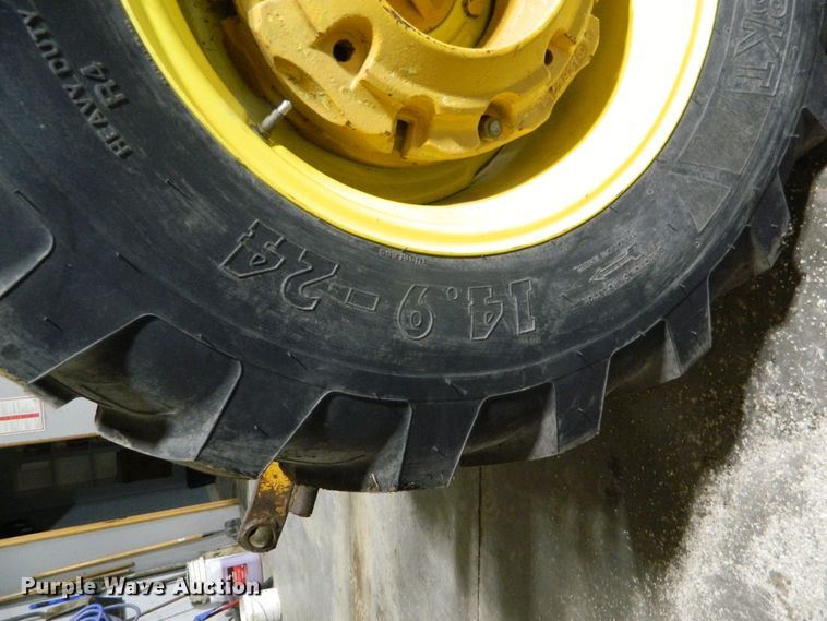 image for item DE4552 John Deere 300  tractor