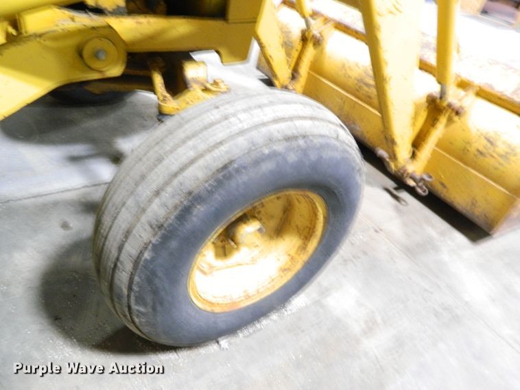 image for item DE4552 John Deere 300  tractor