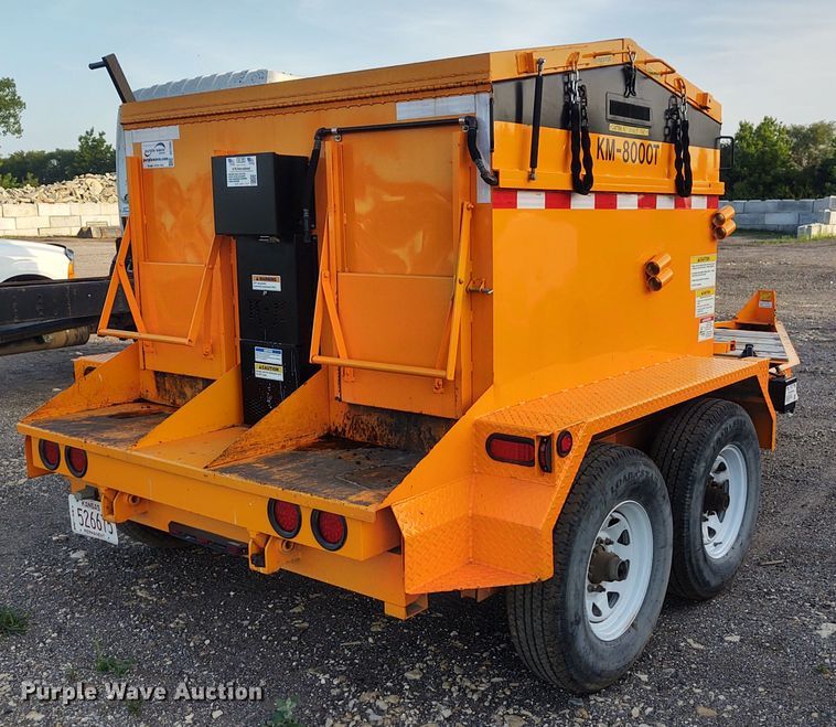 image for item DE7005 2013 KM International KM 8000 asphalt hotbox reclaimer