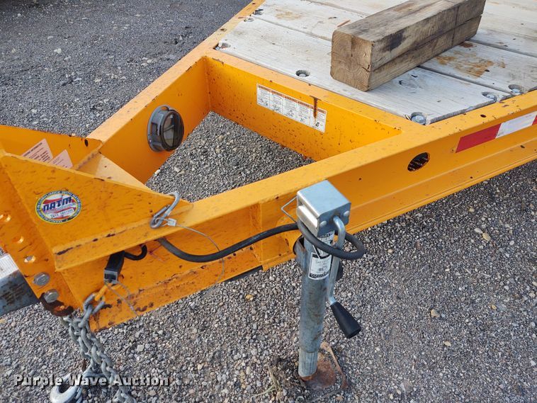 image for item DE7005 2013 KM International KM 8000 asphalt hotbox reclaimer