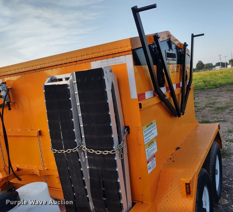 image for item DE7005 2013 KM International KM 8000 asphalt hotbox reclaimer